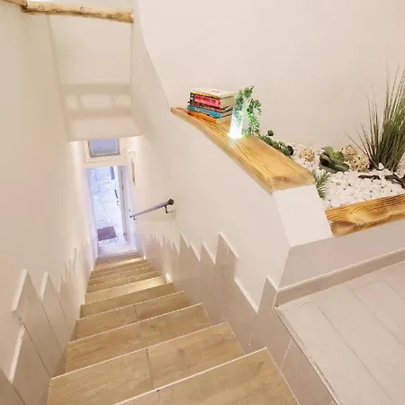 Legnosuites 3 3 Bathrooms Group And Family By Houseinnaples Appartement Naples