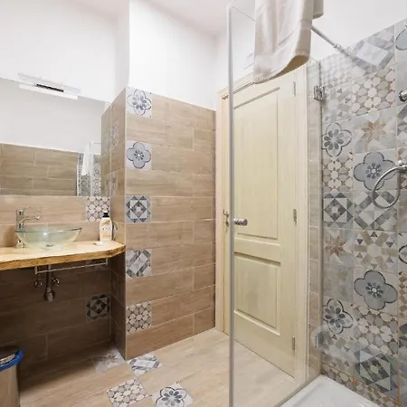 Legnosuites 3 3 Bathrooms Group And Family By Houseinnaples Appartement Naples